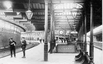 Circa 1900. Carnforth Furness Railway and LNWR platforms looking north. Cumbrian Railway Association collection.